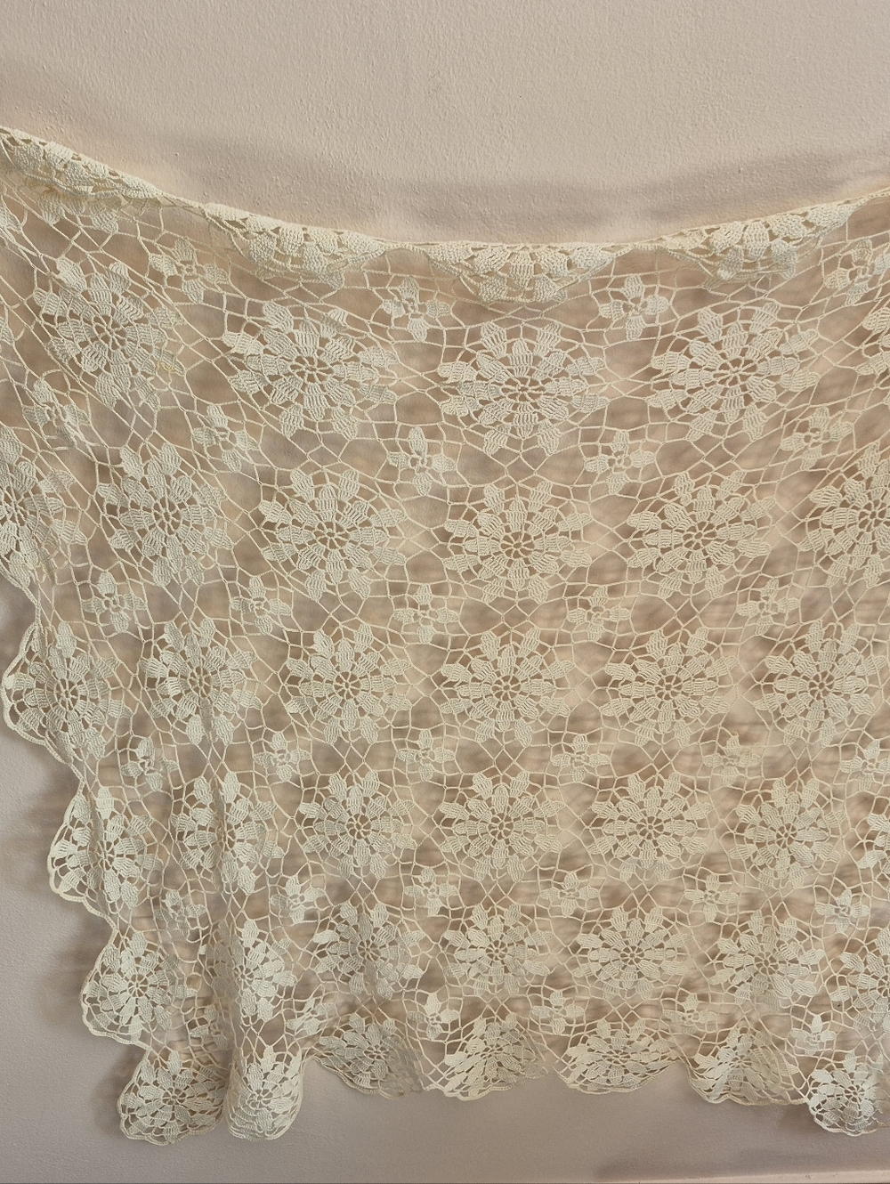 Crochet Table Cloth Floral Pattern - Picture 2 of 8